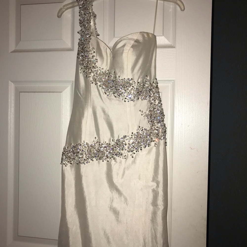 Sherri Hill White gown